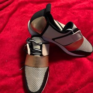 Women’s shoes